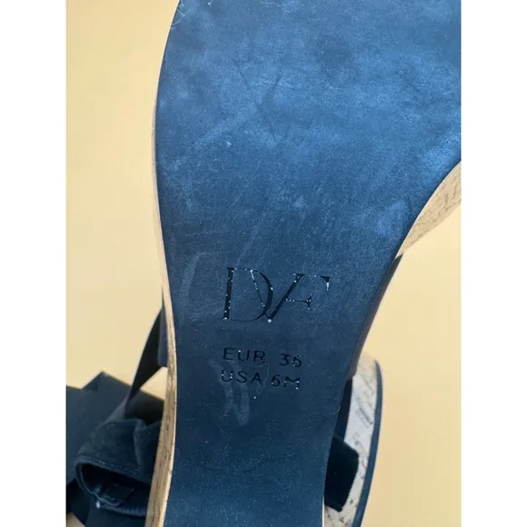 Women's Diane von Furstenberg Black Wedge Sandals Size 6M