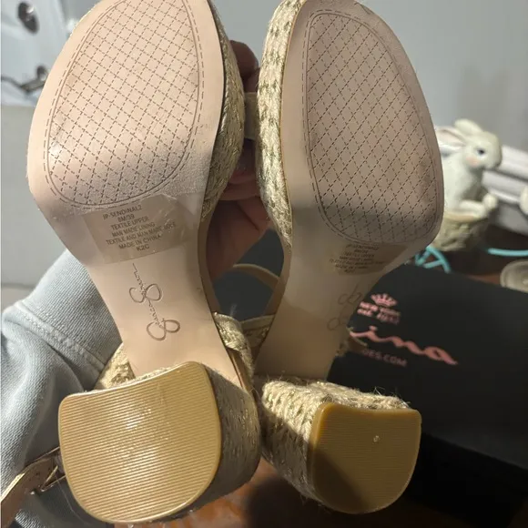 Women's Elegant Beige Platform Sandals Jessica Simpson - Size 8 worn for 4 hrs
