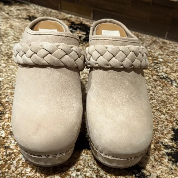 Women's NEW Dolce Villa Braided Dune Nubuck Clogs