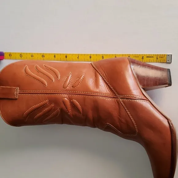 Women's Vintage 70s tan cowboy boots women's 8.5