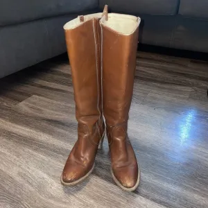 Women's Vintage FRYE Boots, 3 1/2&quot; Heels, Made in USA, Size‎ 5.5