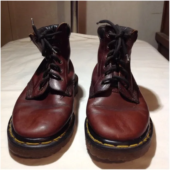 Women's Vtg Made In England Dr Martens Boots