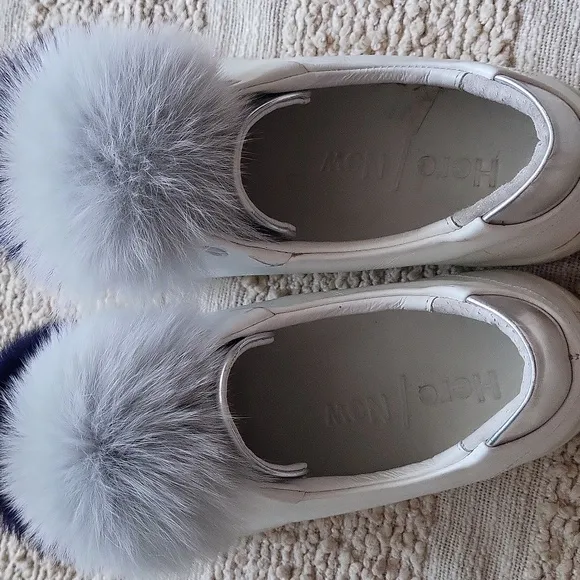 Women's White and Silver Slip-On Shoes with Blue and Gray Pom Poms. Size 7,5