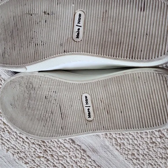 Women's White and Silver Slip-On Shoes with Blue and Gray Pom Poms. Size 7,5