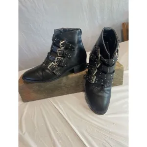 Women's Yoki Jannat‎ Black Strappy &amp; Studded Ankle Boots- Size 8-Very Nice