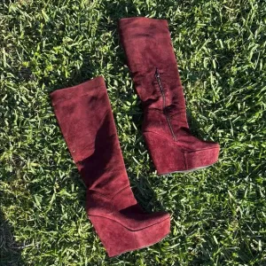 Women's Burgundy Wedge Boots - Stuart Weitzman Size 7 1/2