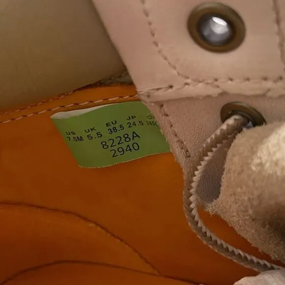 Women’s TIMBERLAND BOOTS Bone Color |Size: 7.5|