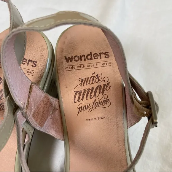 WONDERS Patent Leather Platform Sandals
