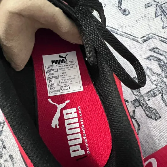 Y2k Red &amp; White Puma Soccer Shoes - Size 10