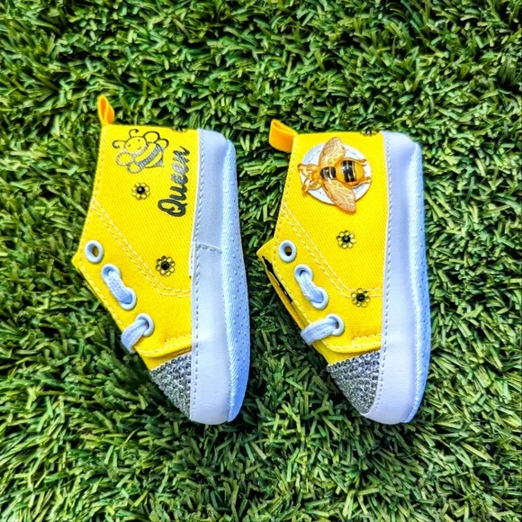 Yellow Queen Bee Embellished Baby Shoes