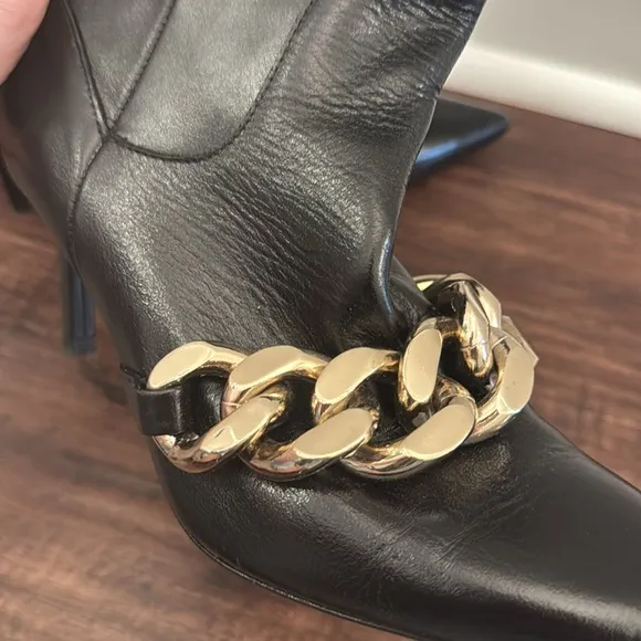 ZARA Elegant Black Knee-High Boots with Chain Detail