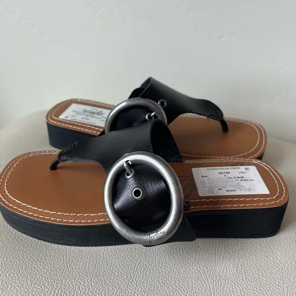 Zodiac Jadon T-Strap Buckled Platform Slip Ons Sandals Women’s Size 8