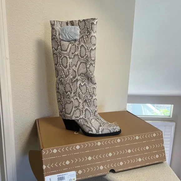Zodiac Rowena-Wings Zip Tall Western Cowgirl Concert Snake Skin Boots Size 8.5