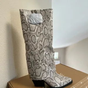 Zodiac Rowena-Wings Zip Tall Western Cowgirl Concert Snake Skin Boots Size 8.5