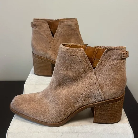ZODIAC Women's Larsen Ankle Boot, size 11, brown suede, NWOT