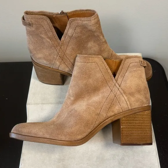 ZODIAC Women's Larsen Ankle Boot, size 11, brown suede, NWOT