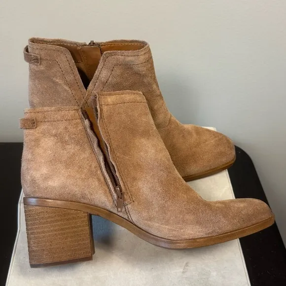 ZODIAC Women's Larsen Ankle Boot, size 11, brown suede, NWOT